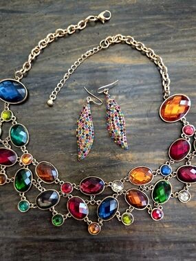 Avenue Multicolor Faceted Crystal Necklace & Drop Earrings